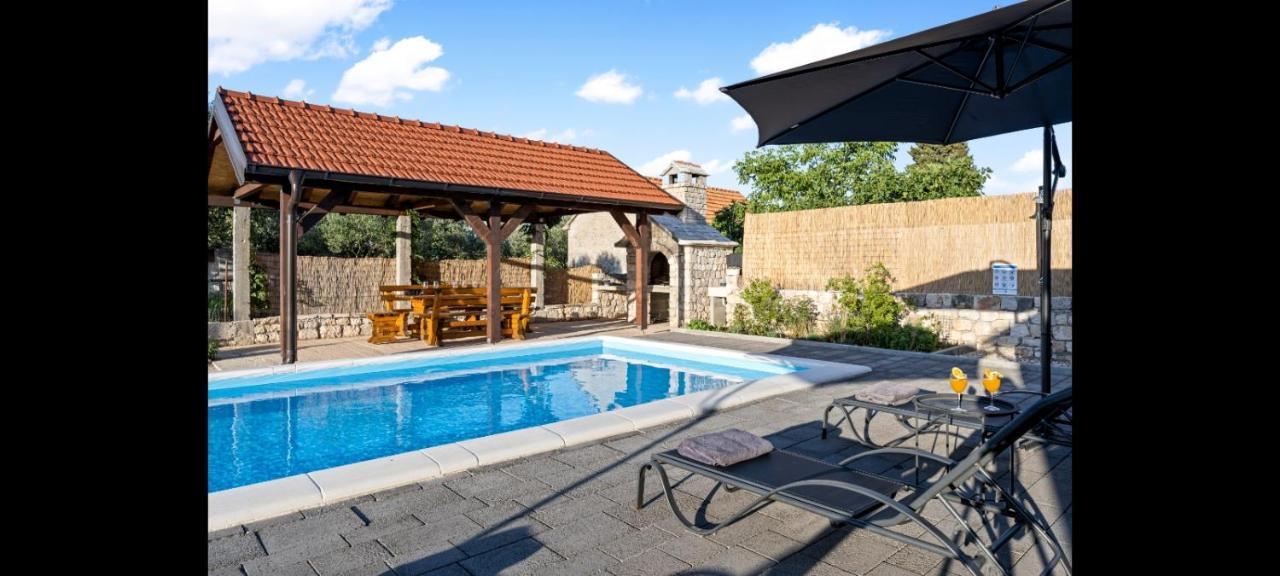 Villa Olive Tree House With Jacuzzi, Wifi And 40M2 Pool Siritovci Exterior foto
