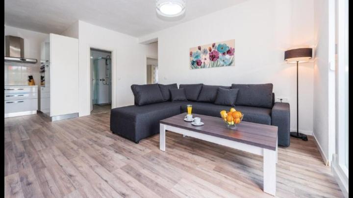Villa Olive Tree House With Jacuzzi, Wifi And 40M2 Pool Siritovci Exterior foto