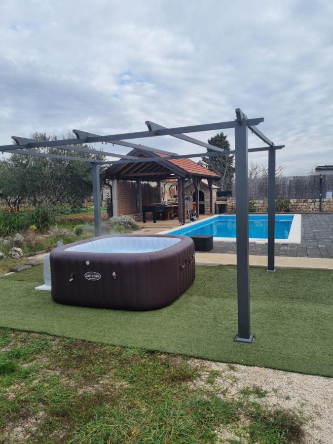 Villa Olive Tree House With Jacuzzi, Wifi And 40M2 Pool Siritovci Exterior foto