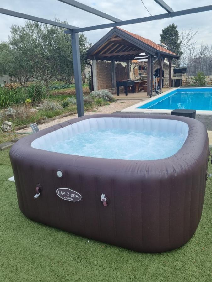 Villa Olive Tree House With Jacuzzi, Wifi And 40M2 Pool Siritovci Exterior foto