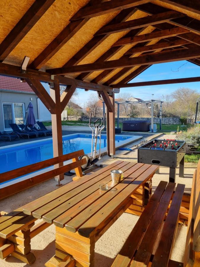 Villa Olive Tree House With Jacuzzi, Wifi And 40M2 Pool Siritovci Exterior foto